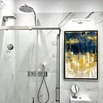 Luxury Mondrian Market Square Iii 4*