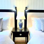Luxury Mondrian Market Square Iii 4*