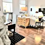 Luxury Mondrian Market Square Iii 4* Warszawa
