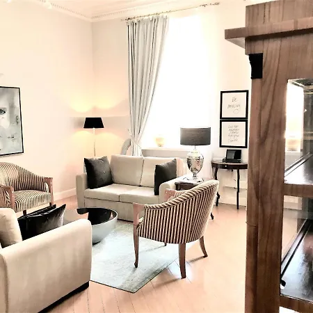 Aparthotel Luxury Mondrian Market Square Iii
