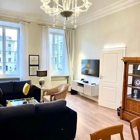 Aparthotel Luxury Mondrian Market Square Iii *