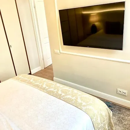 Luxury Mondrian Market Square Iii Aparthotel Warsaw