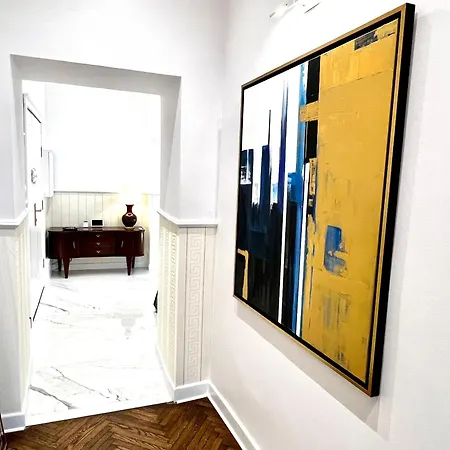 Aparthotel Luxury Mondrian Market Square Iii