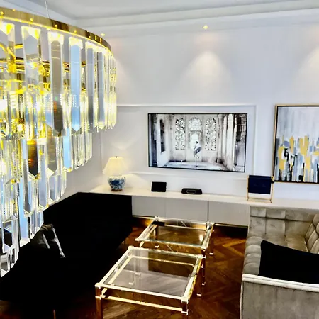 Aparthotel Luxury Mondrian Market Square Iii Warsaw