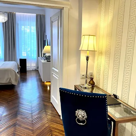 Aparthotel Luxury Mondrian Market Square Iii *
