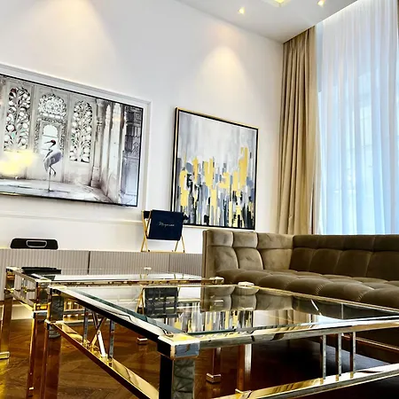 Luxury Mondrian Market Square Iii Aparthotel