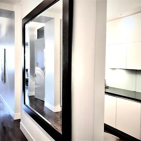 Luxury Mondrian Market Square Iii Aparthotel Warsaw