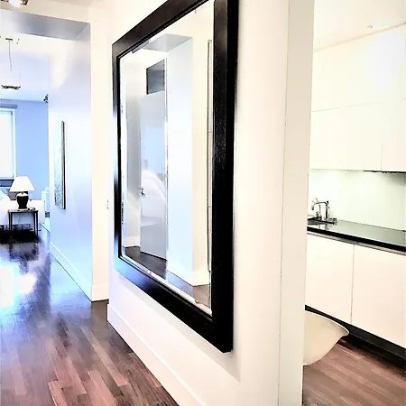 Luxury Mondrian Market Square Iii Aparthotel