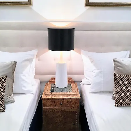 Aparthotel Luxury Mondrian Market Square Iii *