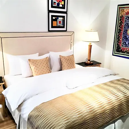Luxury Mondrian Market Square Iii Aparthotel