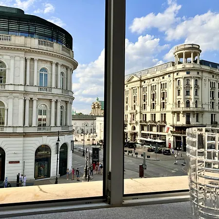Luxury Mondrian Market Square Iii 4*