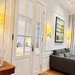 Luxury Mondrian Market Square Iii Warschau