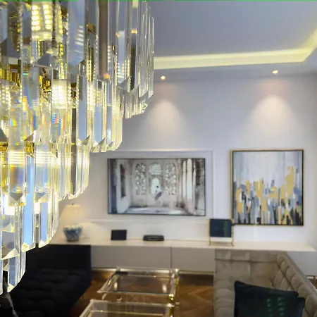 Luxury Mondrian Market Square Iii アパートホテル ワルシャワ