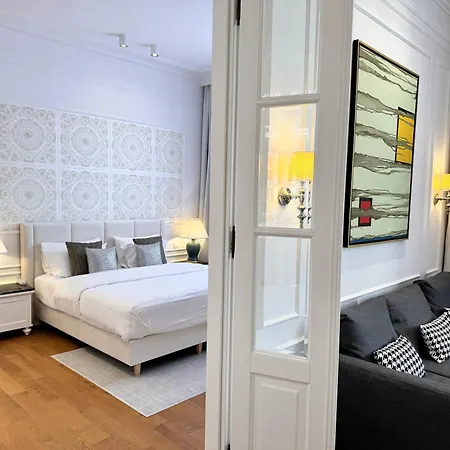 Luxury Mondrian Market Square Iii 4* Warschau
