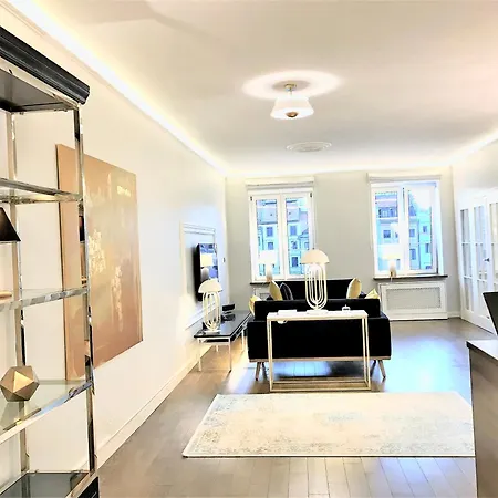 Luxury Mondrian Market Square Iii 4* ワルシャワ