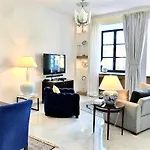 Luxury Mondrian Market Square Iii 4*