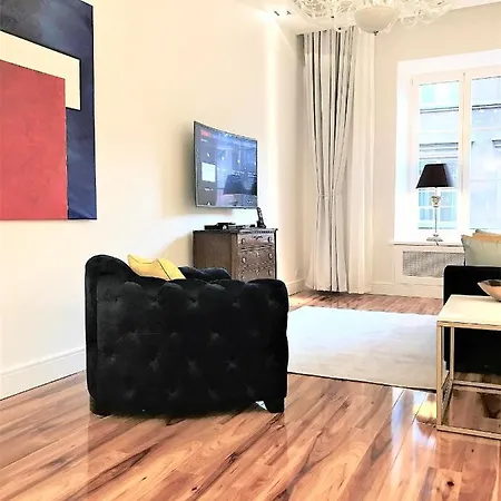 Luxury Mondrian Market Square Iii Варшава