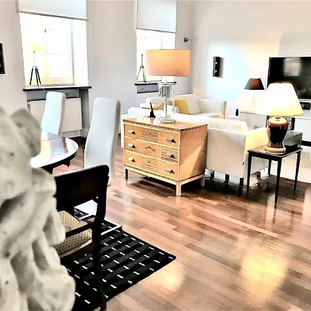 Luxury Mondrian Market Square Iii 4* Варшава