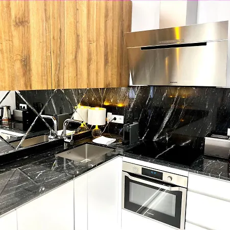 Luxury Mondrian Market Square Iii 4* Варшава