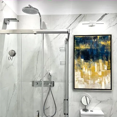 Luxury Mondrian Market Square Iii 4*