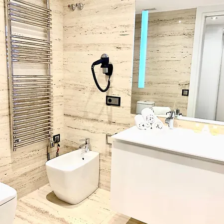Apartmanhotel Luxury Mondrian Market Square Iii