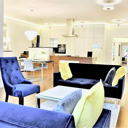 Luxury Mondrian Market Square Iii 4*