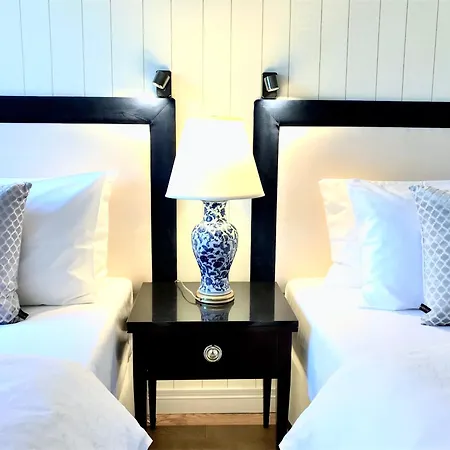 Luxury Mondrian Market Square Iii 4*
